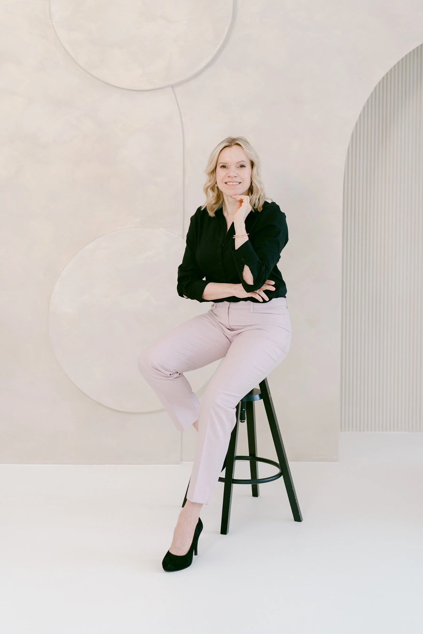 17_Zirkel Branding Fotoshoot im Loft Studio Solingen mit Jana Weichelt - Google Ads Expertin.jpg