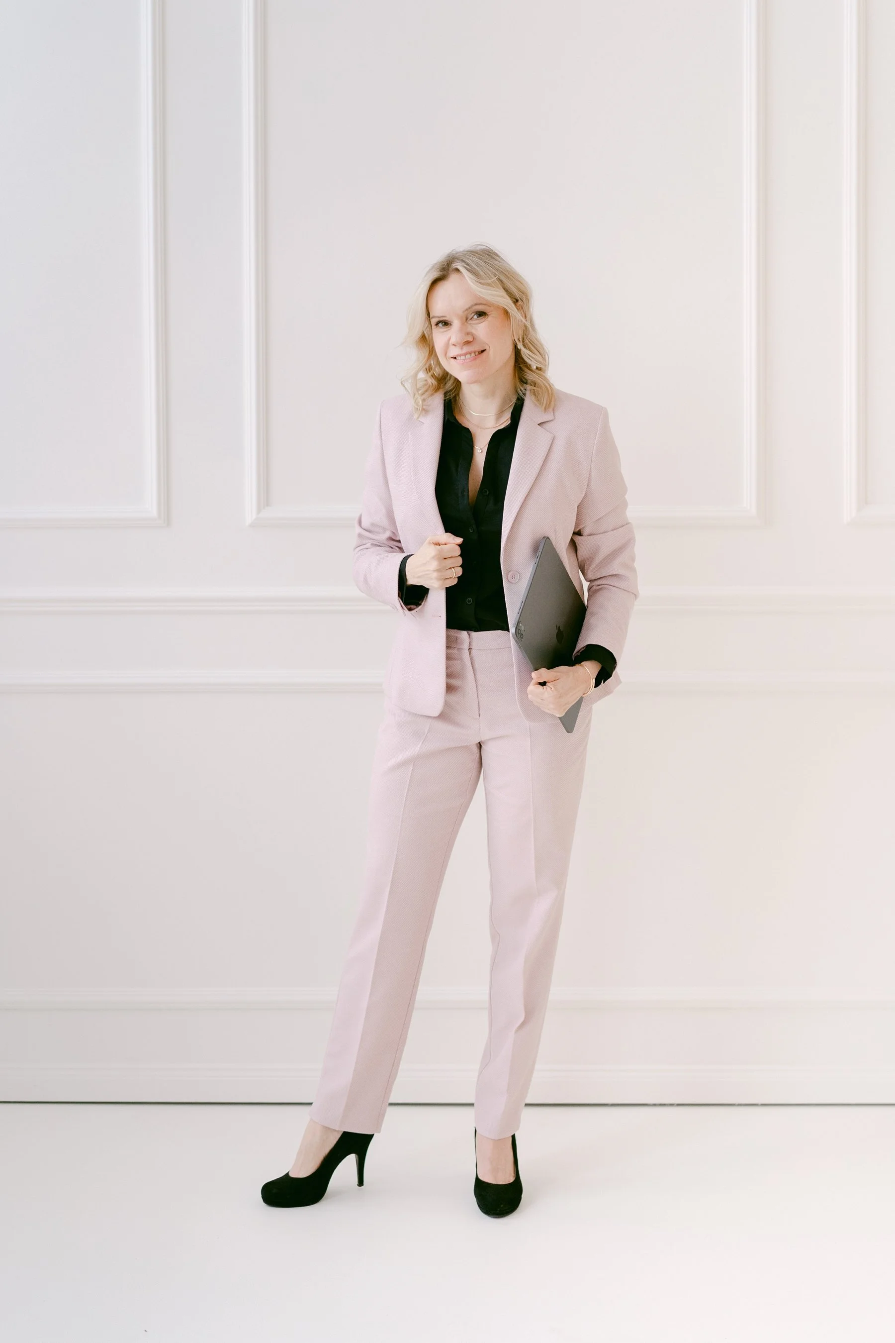 20_Zirkel Branding Fotoshoot im Loft Studio Solingen mit Jana Weichelt - Google Ads Expertin.jpg