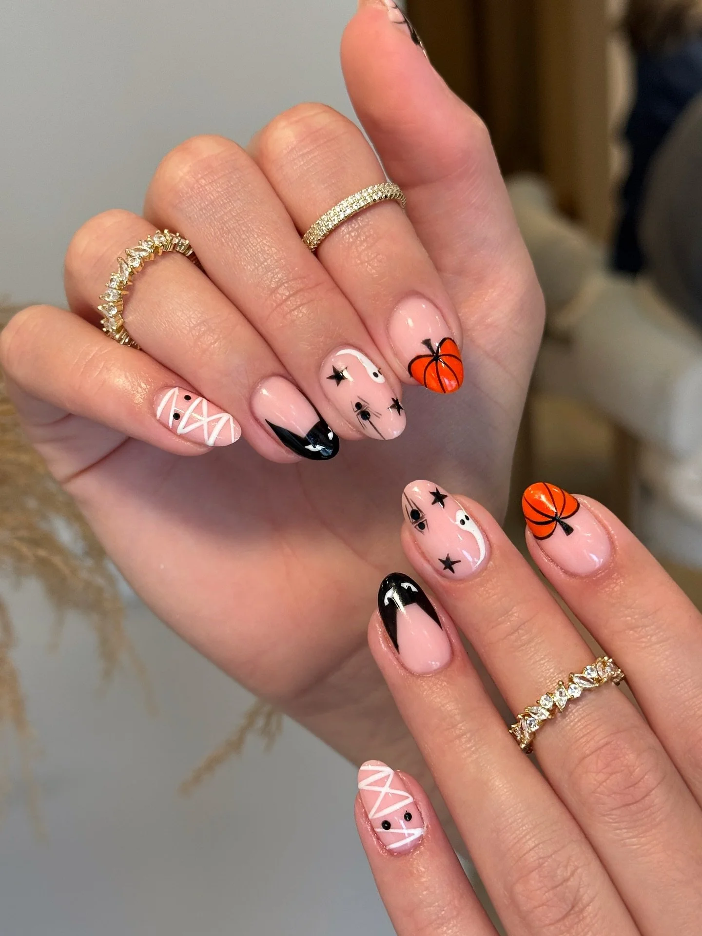 🍂 🐈&zwj;⬛🧹 
Serviced: Any service + complex design 30min
📍 34 Harlestone Road, NN5 7AG
📲 Book your next set via the link in bio

#nail #nailsnailsnails #nailsdesign #nailsart #nail3d #3dnail #bluenail #holidaynails #summernail #uknailtech #itgir
