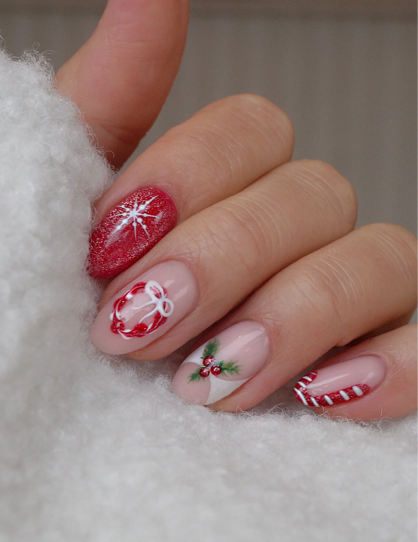 Red details🤶🎄❤️

Service: Any service + complex design 30min
📍 34 Harlestone Road, NN5 7AG
📲 Book your next set via the link in bio

#nail #nailsnailsnails #nailsdesign #nailsart #nail3d #3dnail #bluenail #holidaynails #summernail #uknailtech #it