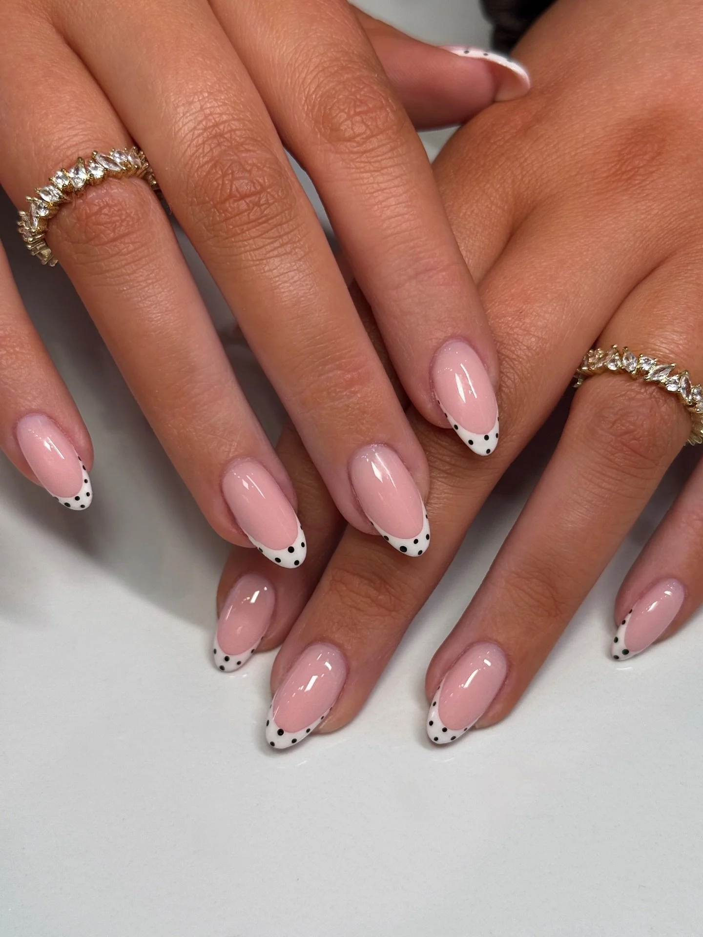 Mirror mirror on the wall, who&rsquo;s the classiest of them all? I say French with polka dots!🥰

Service: Any service + simple design 15min
📍 34 Harlestone Road, NN5 7AG
📲 Book your next set via the link in bio

#nail #nailsnailsnails #nailsdesig