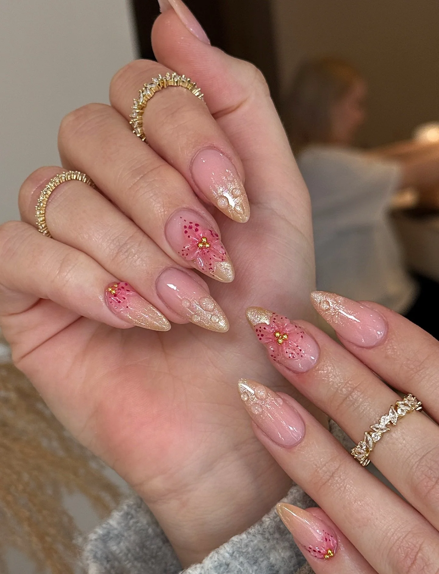 Glass like cat eye with 3D arts✨💧 

Service: Any service + complex design 30min
📍 34 Harlestone Road, NN5 7AG
📲 Book your next set via the link in bio

#3dnails #nail #nailsart #nailsdesign #springnail