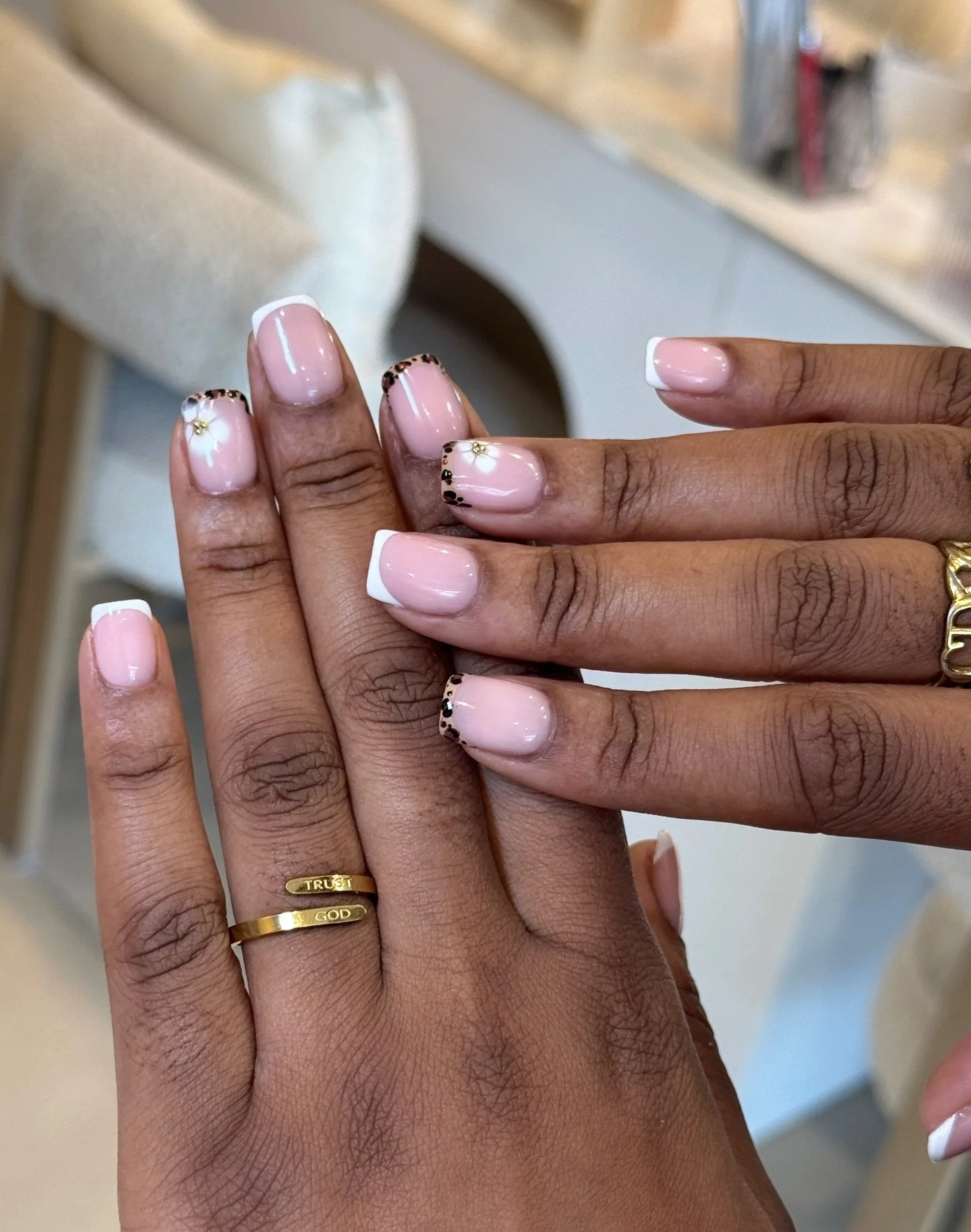 Fresh Biab set with the cutest details✨

Service: Any service + simple design 15min
📍 34 Harlestone Road, NN5 7AG
🔗 Book your next set via the link in bio
☎️ 01604 796626

#nails #nailsnailsnails #nailart #nail naildesign