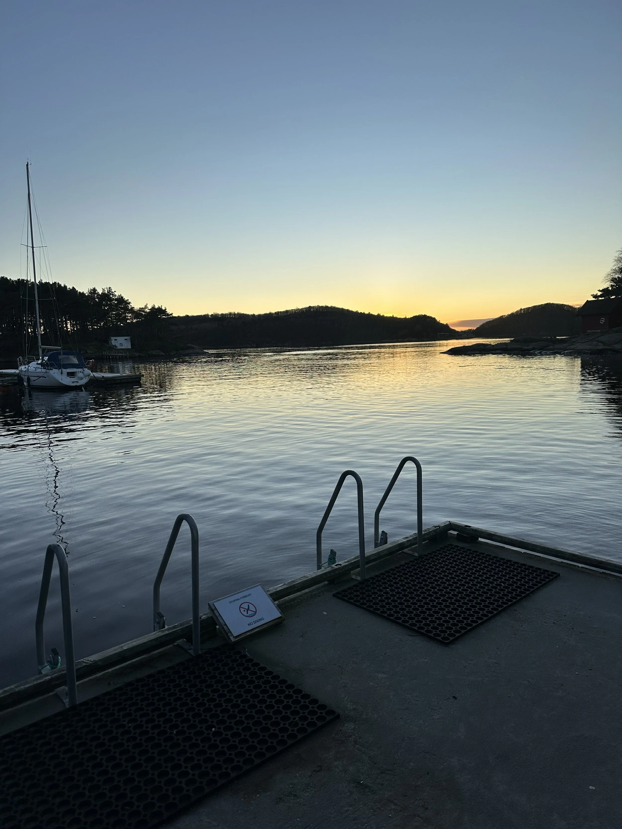 Sjøen i Mandal på kveldstid