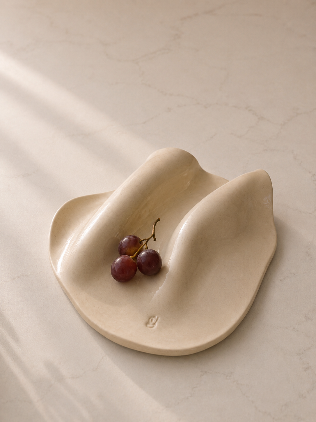 greta_pottery_cheeseboard5.1.PNG