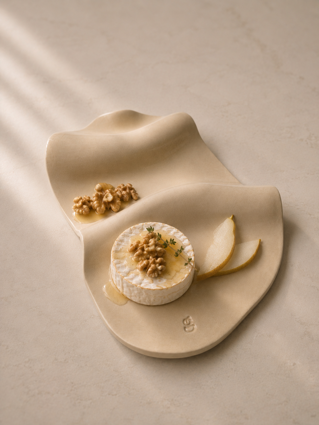 greta_pottery_cheeseboard2.PNG