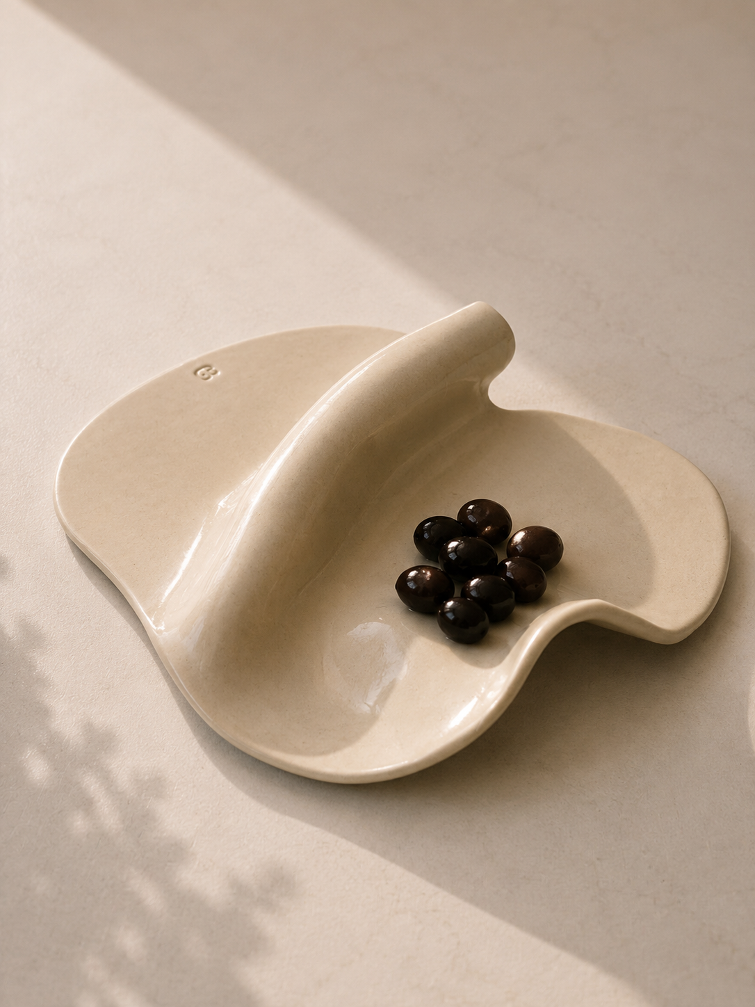 greta_pottery_cheeseboard1.PNG