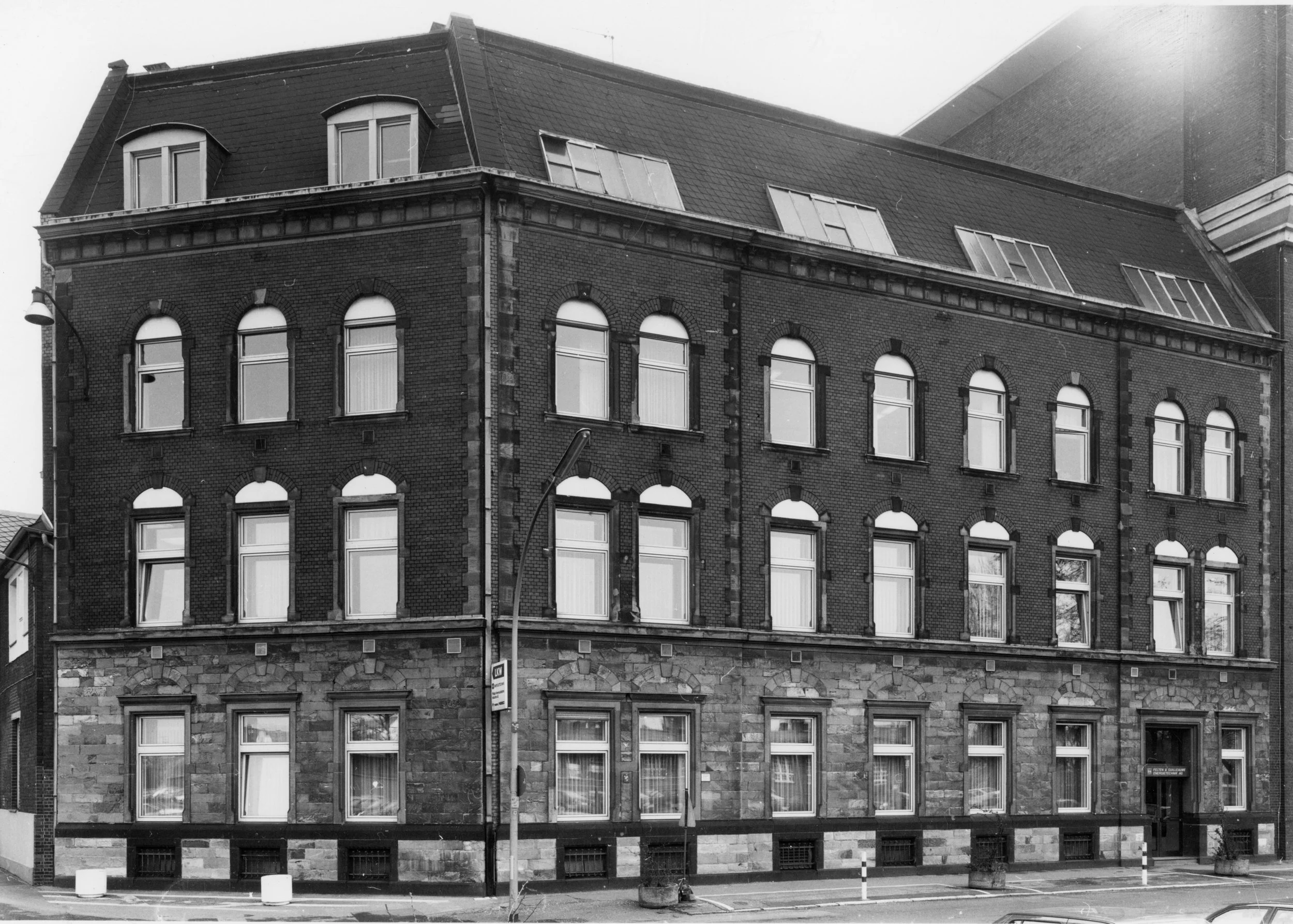 Schanzenstr., 24, Geb 132, Foto D. heiermann 1994-03, BAL 13122-7,8.jpg