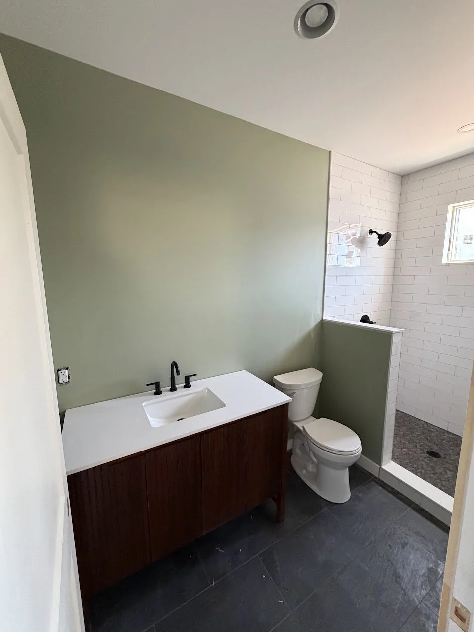Bathroom2.jpg