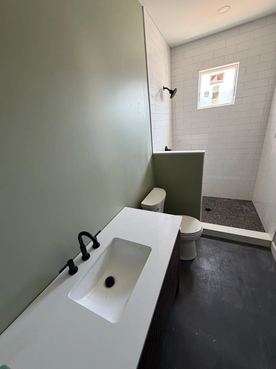 Bathroom1.jpg