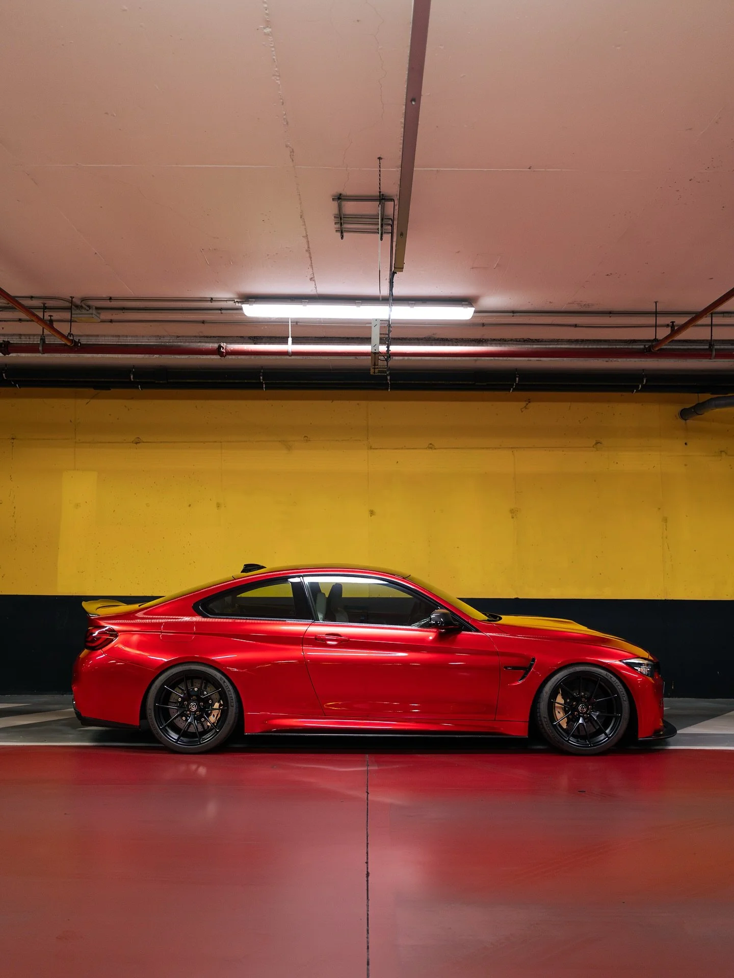 >> CalRace CR1 for BMW M4 F82

TRACK SPEC
Front axle 19x10 ET25
Rear axle 19x11 ET44

Tires MICHELIN PS4S 265/35 &amp; 305/30