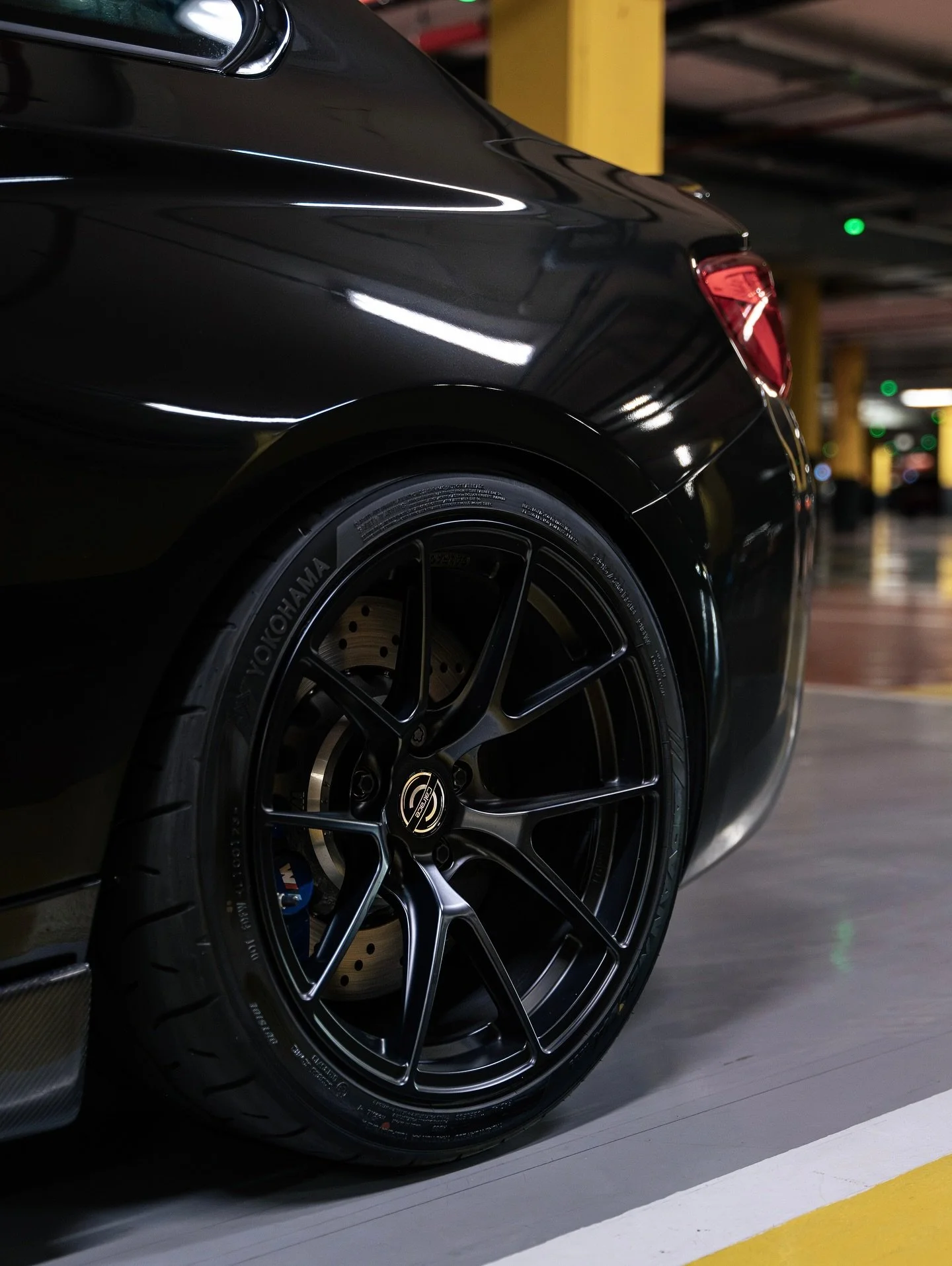 >> CalRace CR1 for BMW M2 F87 N55

TRACK SPEC
Front axle 18x10 ET25
Rear axle 18x11 ET44

Tires YOKOHAMA ADVAN NEOVA AD09 265/35 &amp; 295/30