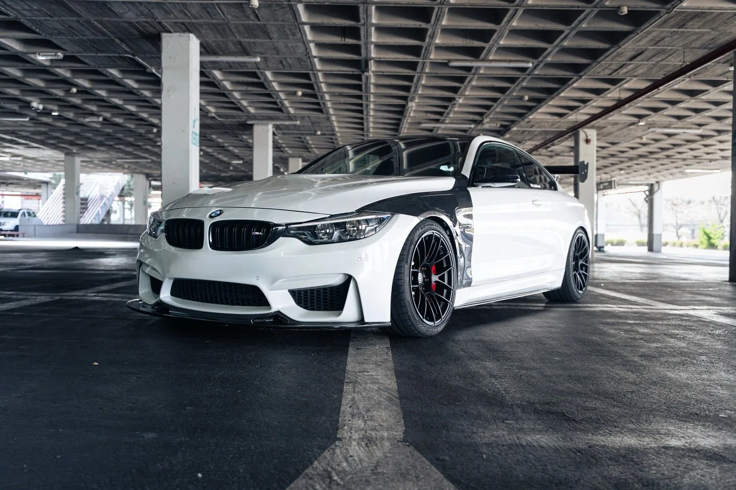 CR2 + M4 F82
It just works☄️
SPEC: 19x10 ET25 / 19x11 ET44