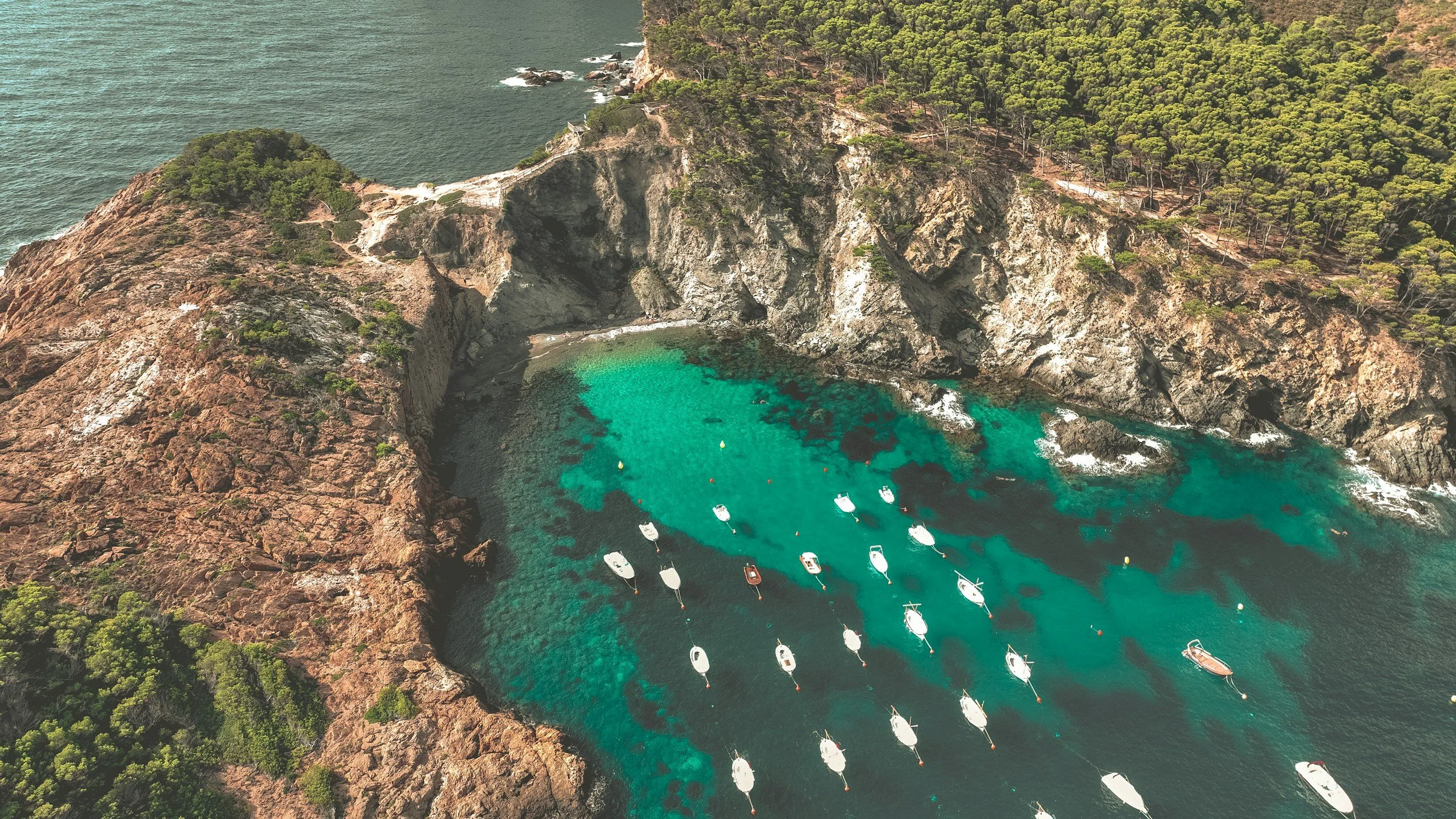 unsplash-image-4ka-BaosckA.jpg