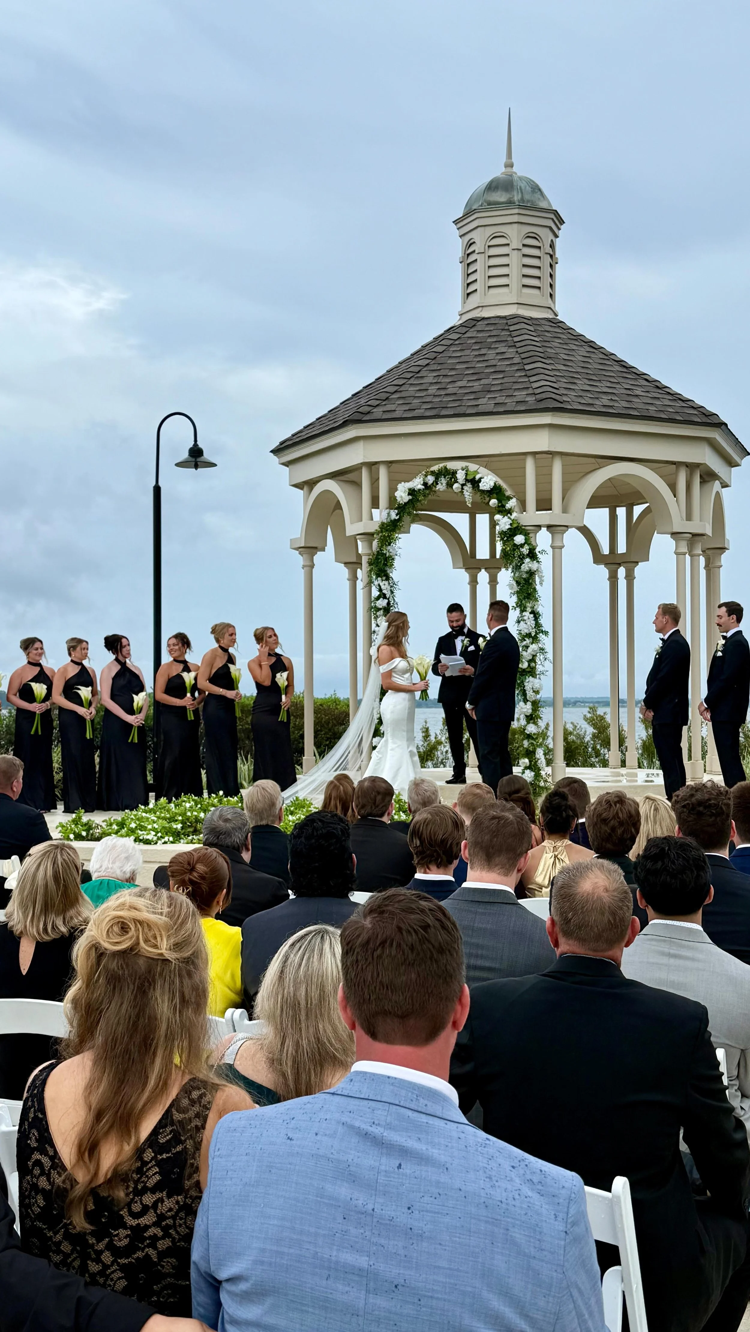 What an absolutely blast π₯ celebrating McKay + Michael at the gorgeous @bentwatercountryclub π Beautiful family. Beautiful venue. Beautiful memories. Special thank you to the fantastic coordination and quick thinking by @wedbyandrea ! Top notch!
.
