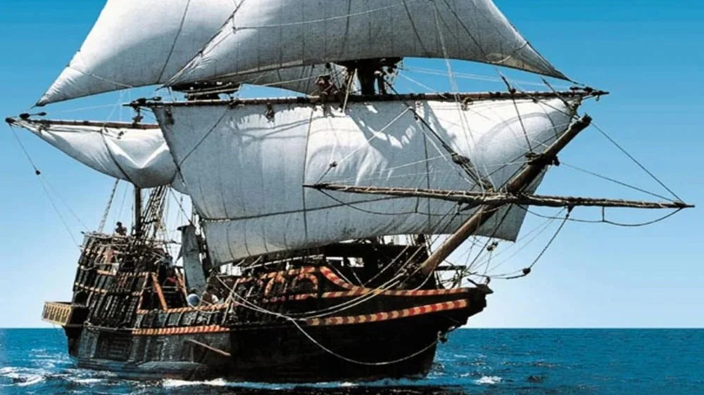 GOLDEN HINDE