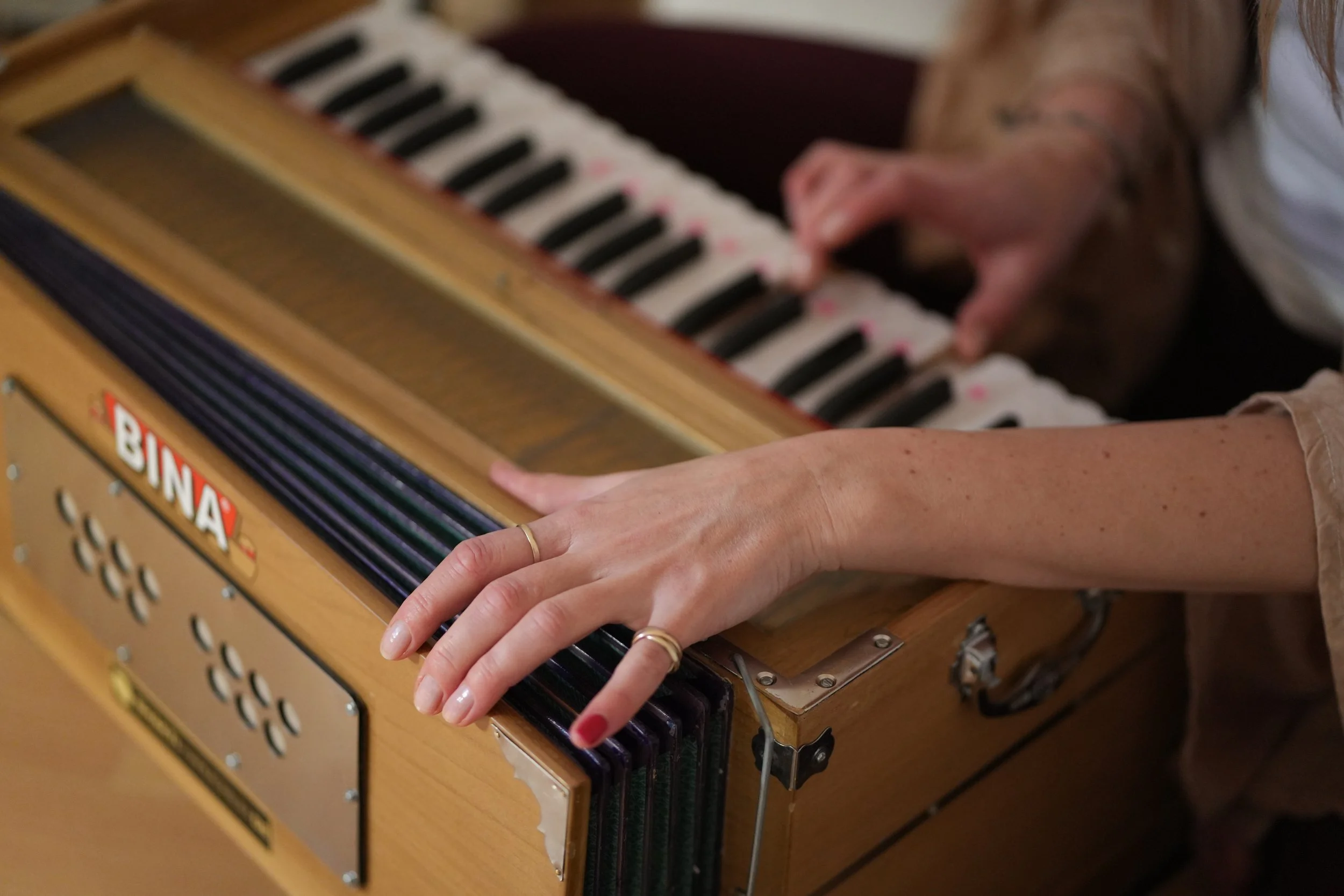 Kirtan und Chanten mit dem Harmonium in Köln
