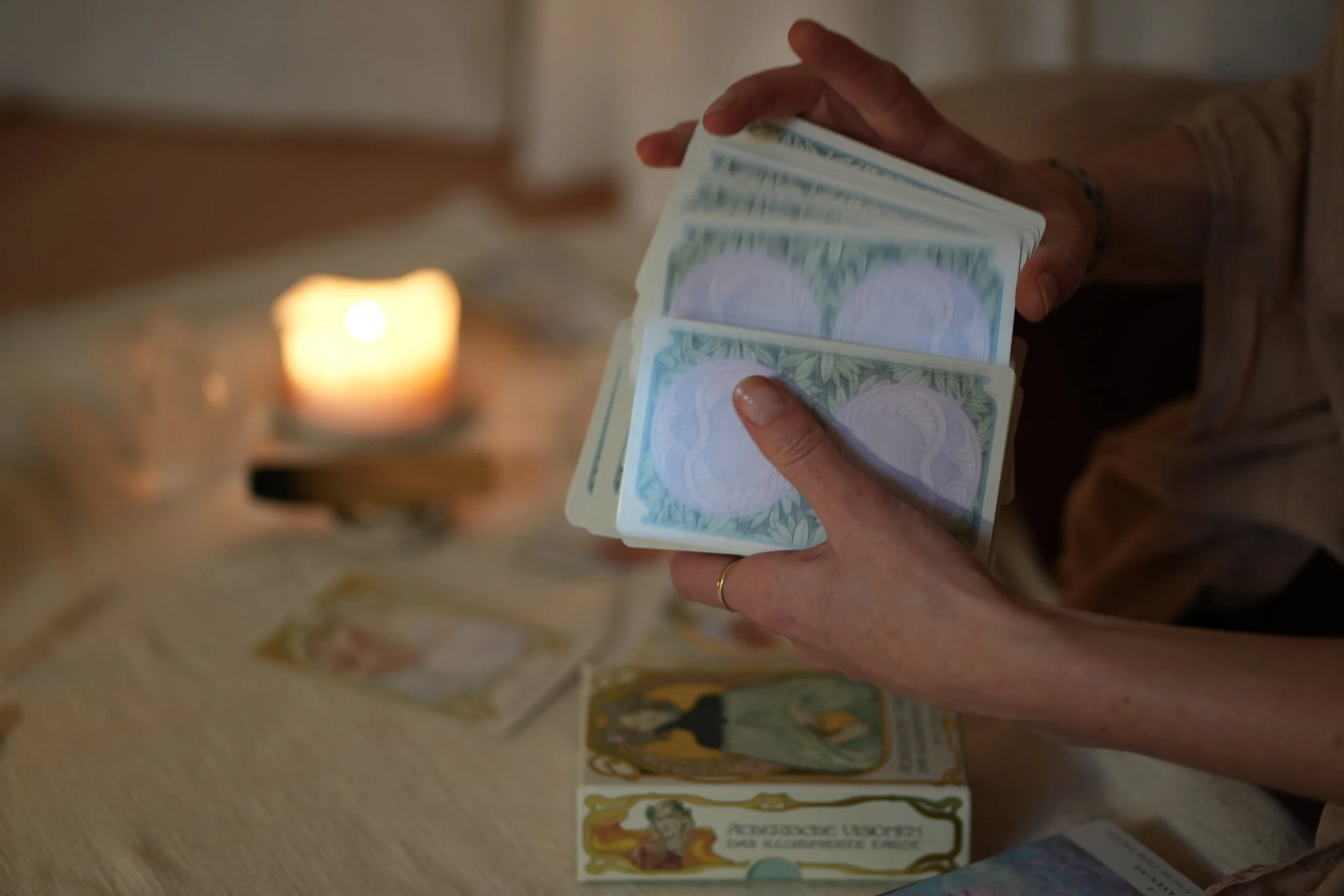 Jivamukti Yoga und Tarot in Köln