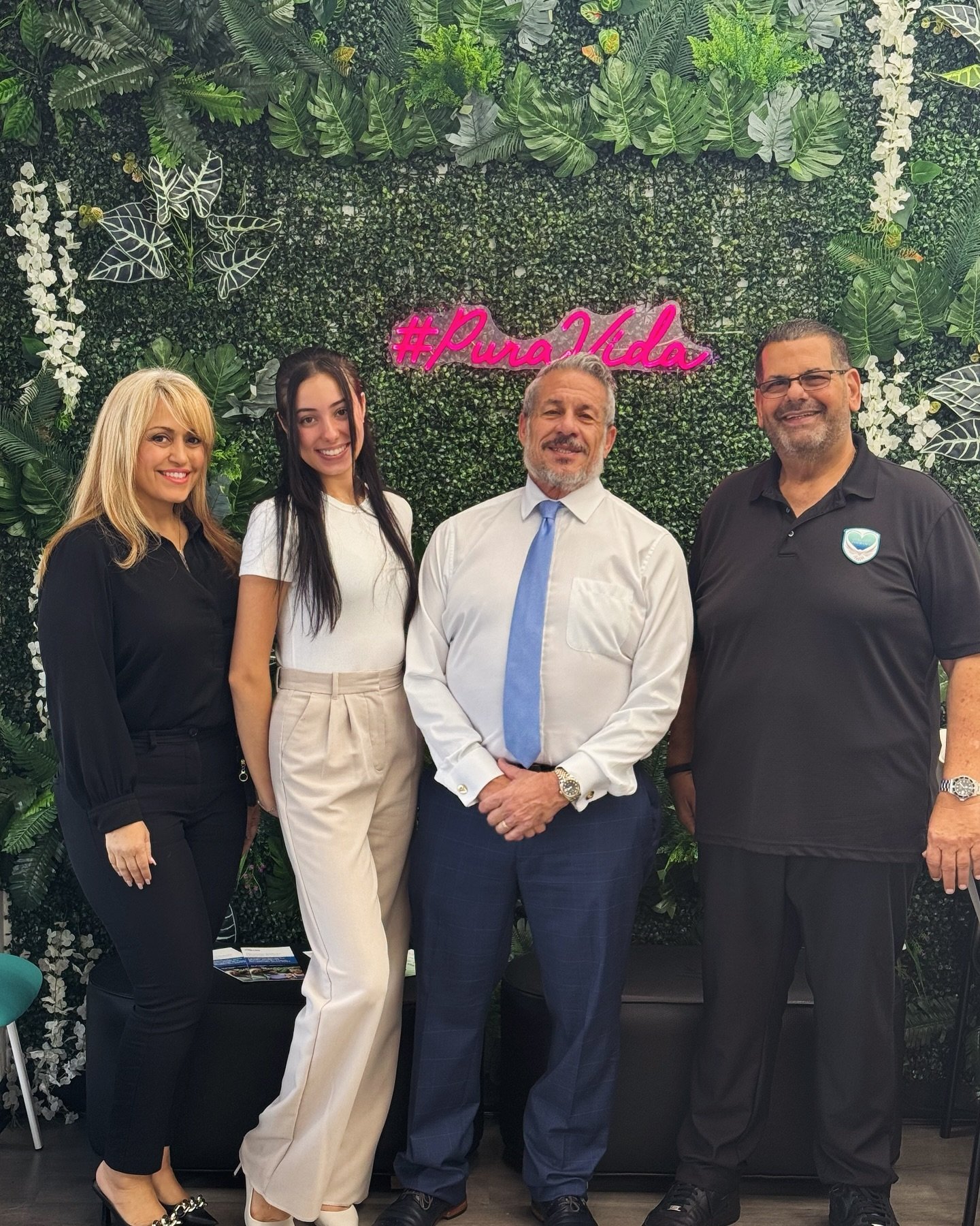 Thank you mayor Pepe for stopping by at Pure Life Insurance 🕊️🩵

#insurance
#insuranceagent 
#agency 
#insuranceagency 
#sweetwater 
#mayor 
#explorepage 
@cityofsweetwater 
@josepepediaz305