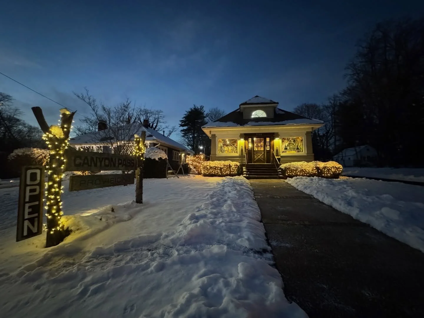 🎄Merry Merry!!!🎁
Thank you everyone for choosing to shop local this holiday season! We cannot begin to express our gratitude to all of you for your continued support over the years, and we are thrilled to be able to outfit you for your adventures! 