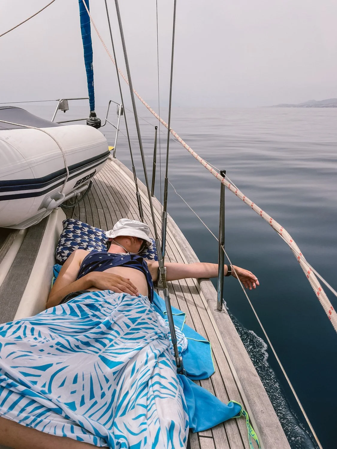 sieste sur le pont