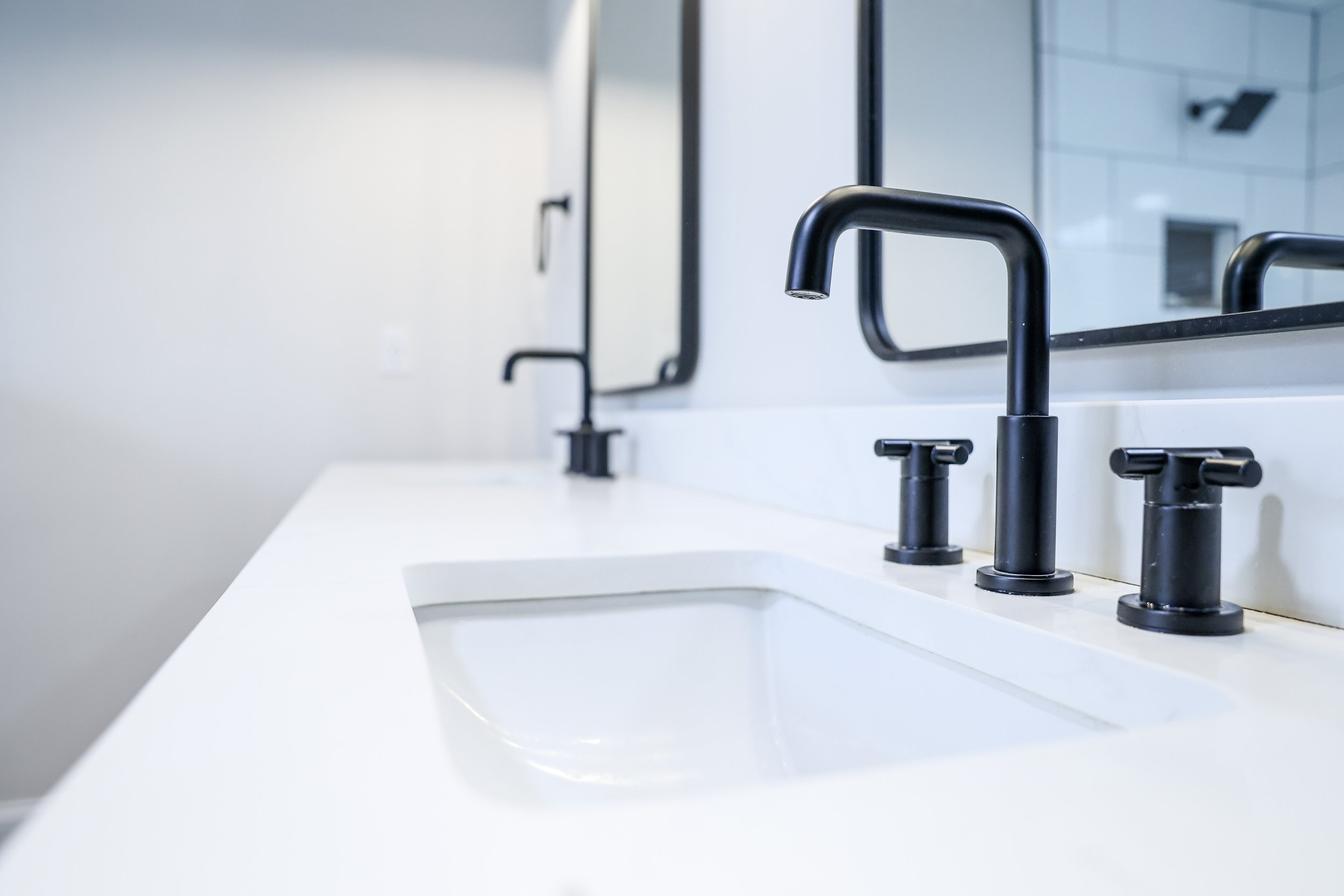 1Source Roofing & Construction Bathroom Shower Remodel in Georgia, Florida, Tennessee, Alabama, and more