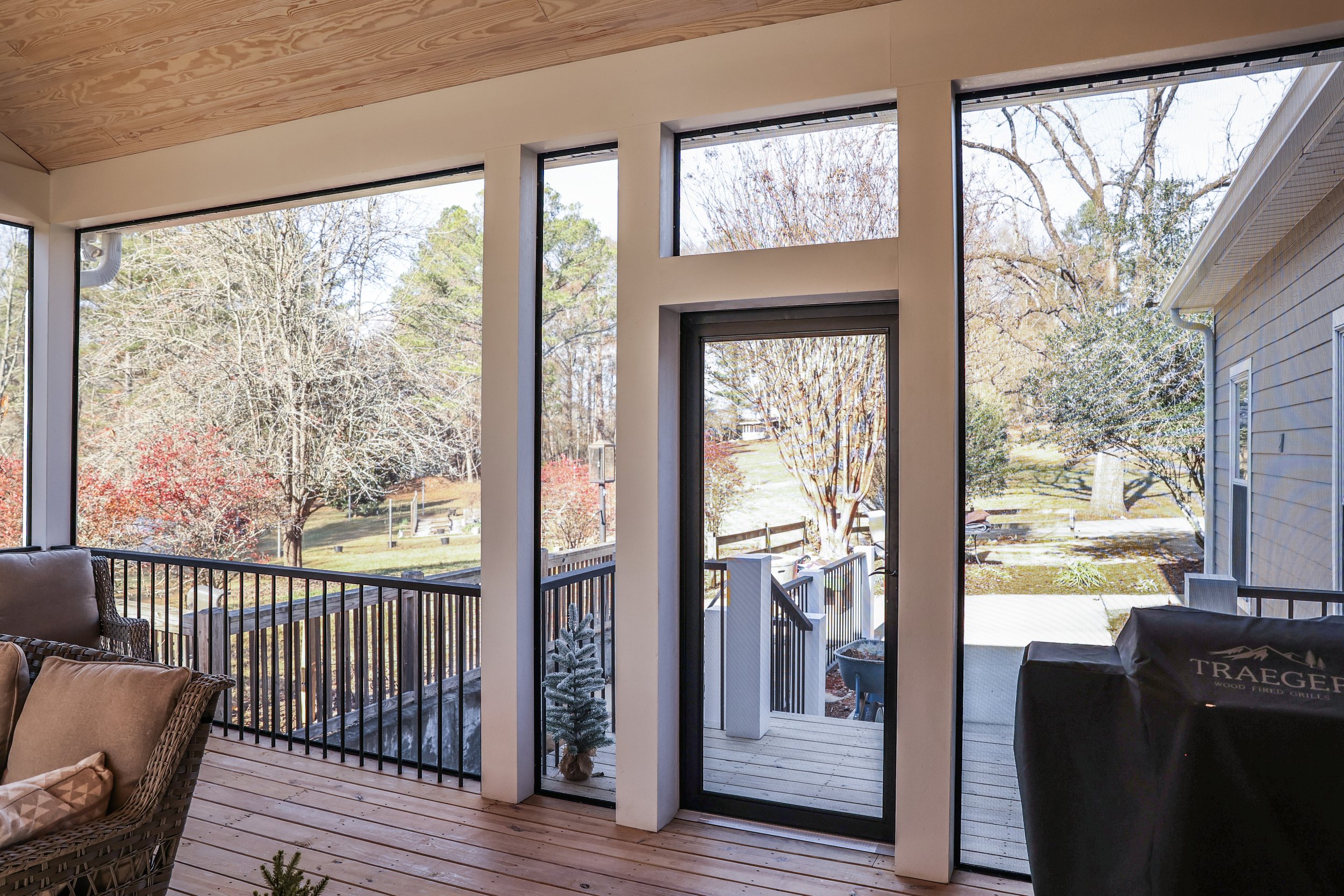custom screened porch builder in Georgia, Alabama, Tennessee, and Florida with 1Source Industries