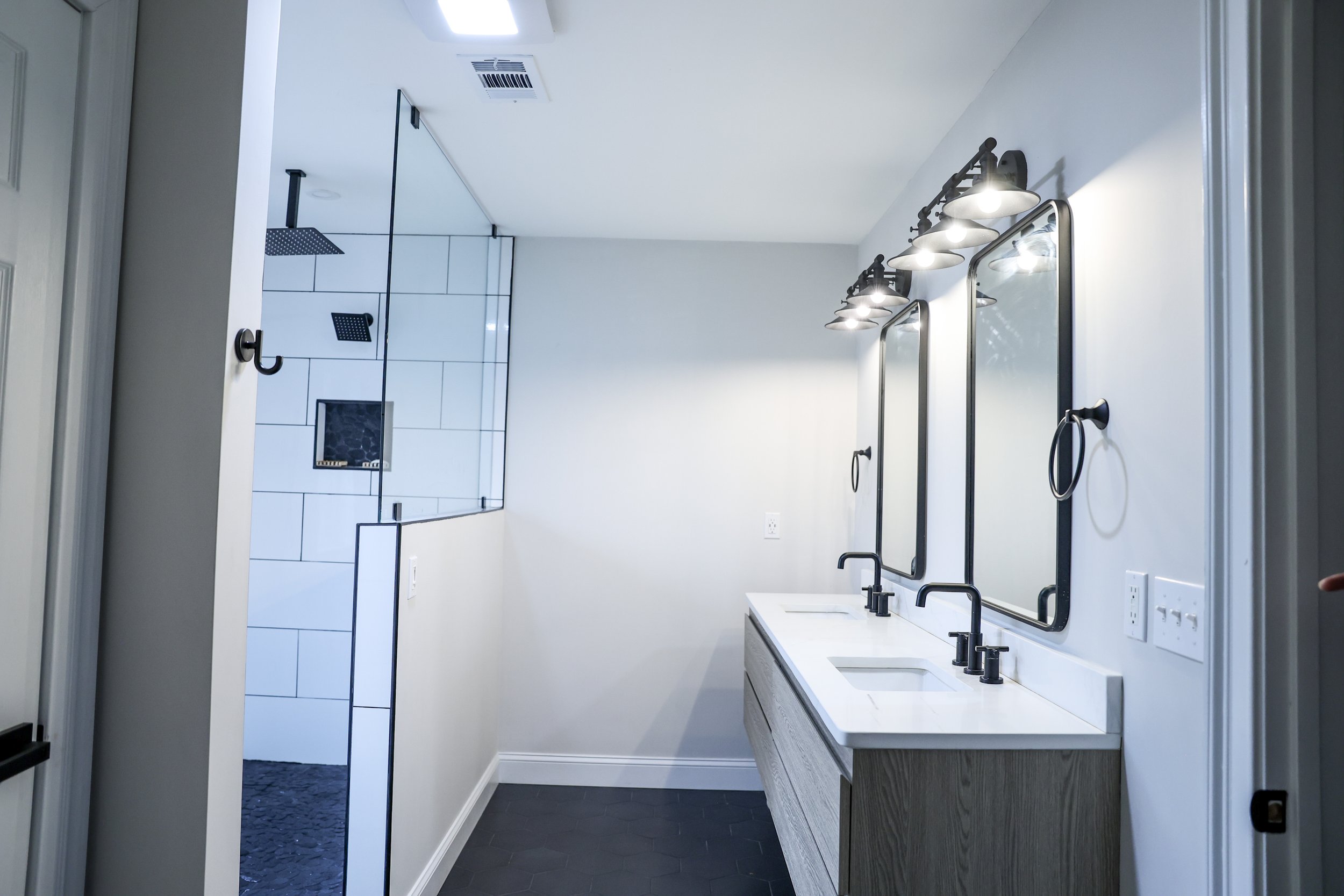 1Source Roofing & Construction Bathroom Shower Remodel in Georgia, Florida, Tennessee, Alabama, and more