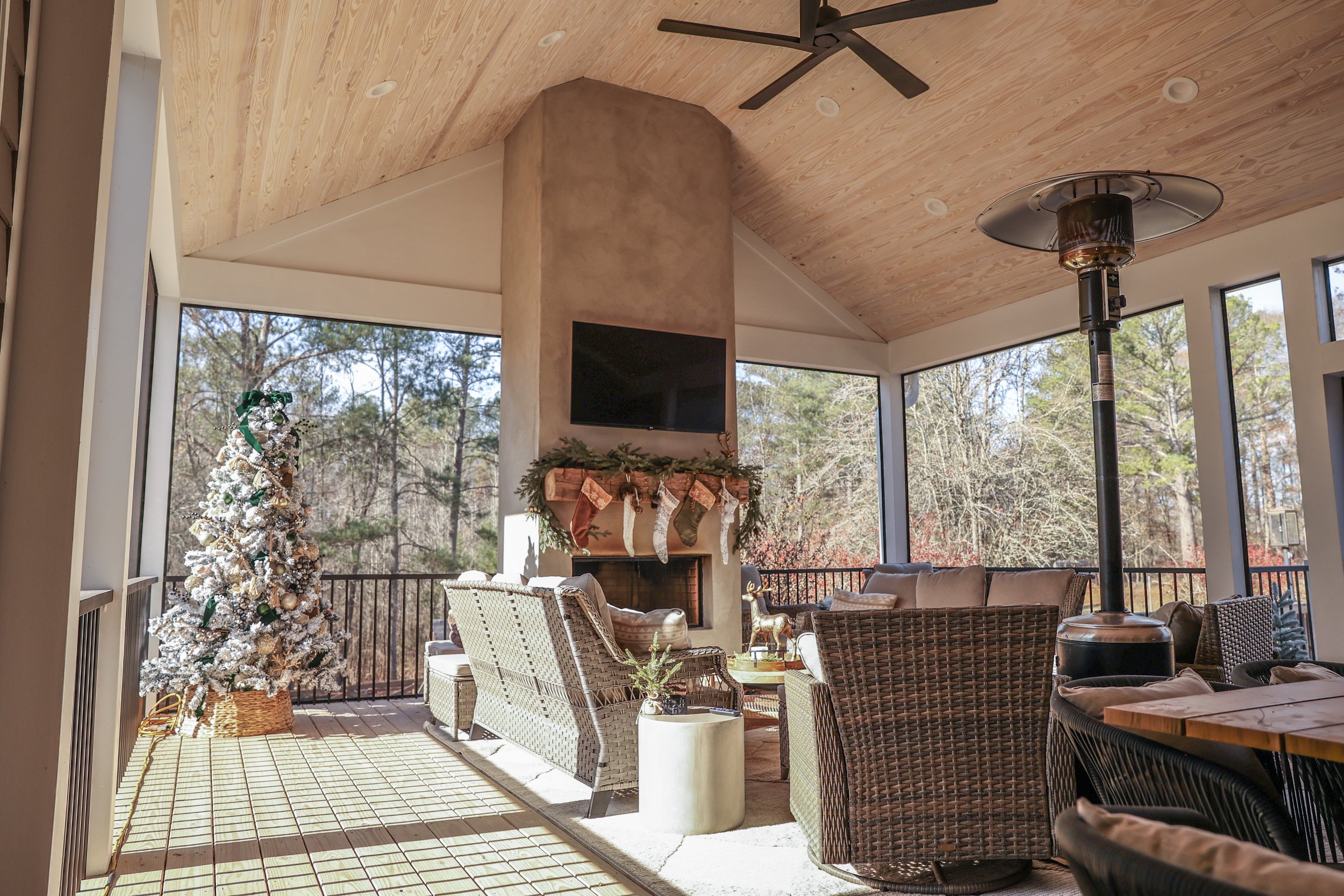 Custom Luxury Patio builder in Georgia, florida, Kentucky and more with 1Source Industries