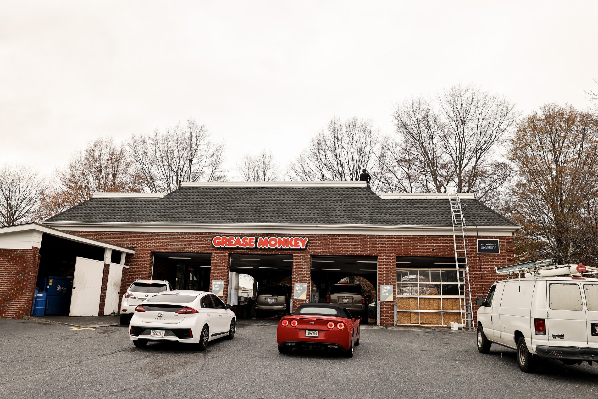 1Source Industries Commercial Construction & Roofing Nationwide | Grease Monkey Roofing