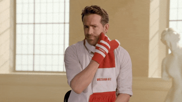 comedy-commercial-advert-netflix-ryan-reynolds.gif