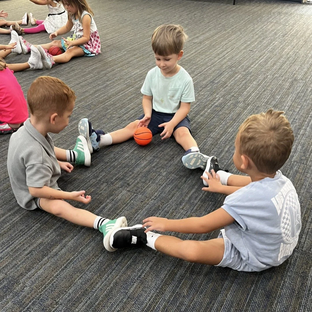 Play-based movement keeps kids engaged and learning.
Stretch-n-Grow brings fun, developmentally appropriate activities into preschools that build coordination and confidence! 💪

#sngintl #stretchnggrow #stretchnggrowinternational #kidsmovement #gros