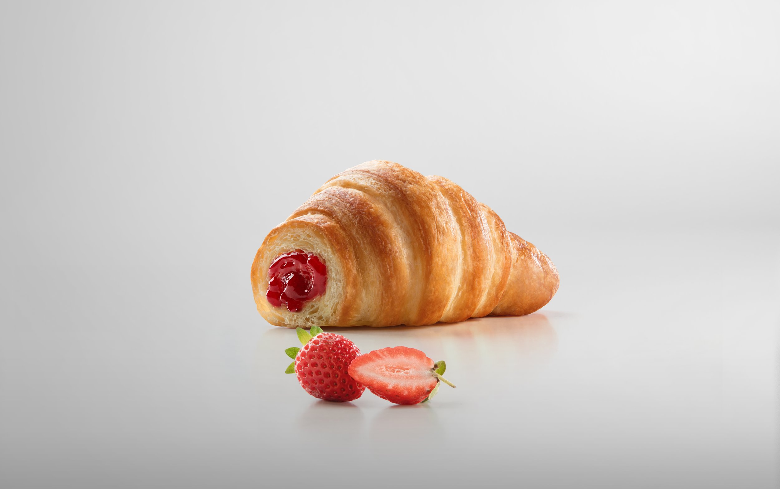 Strawberry_Croissant.jpg