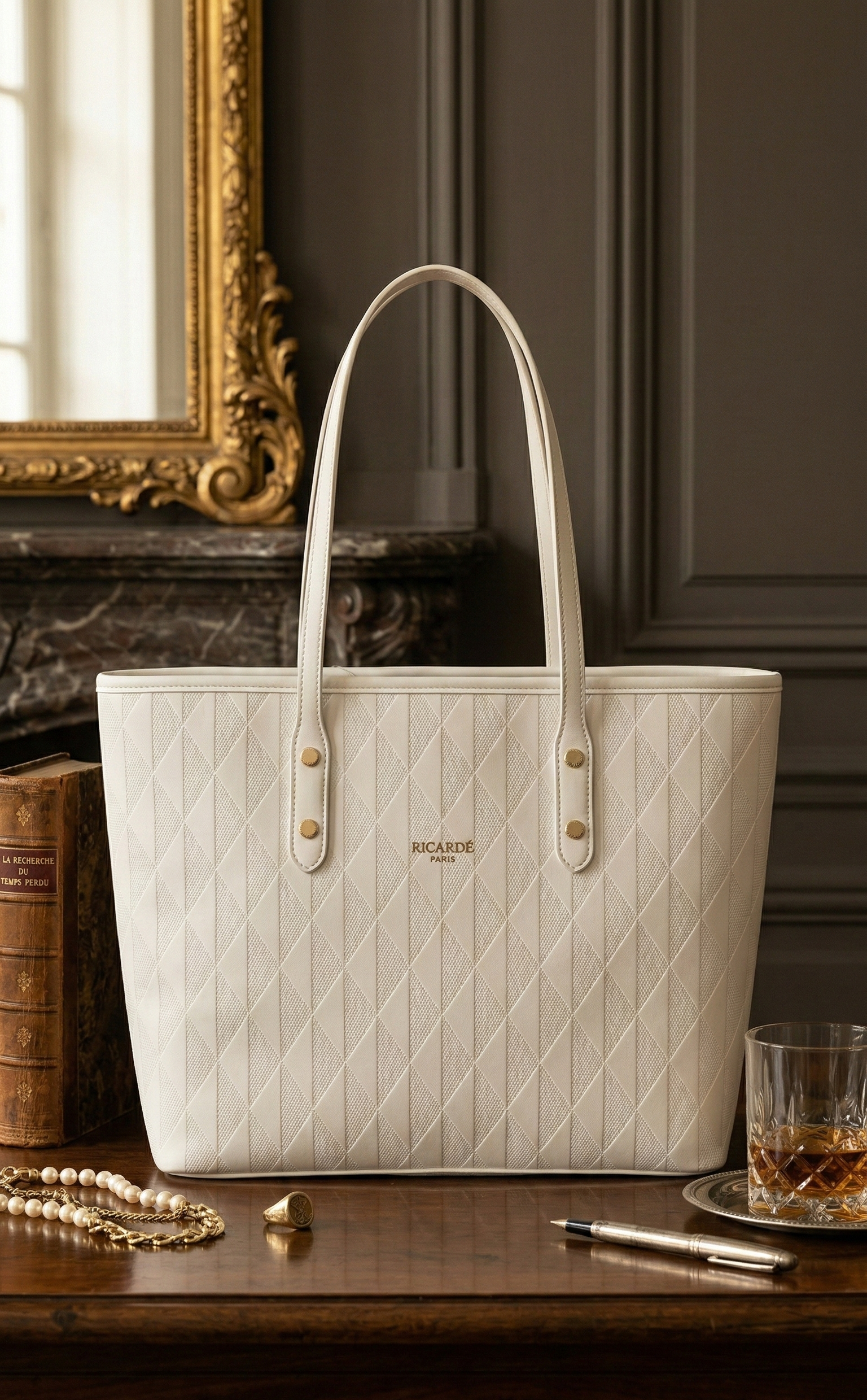 Ricarde White Tote.png