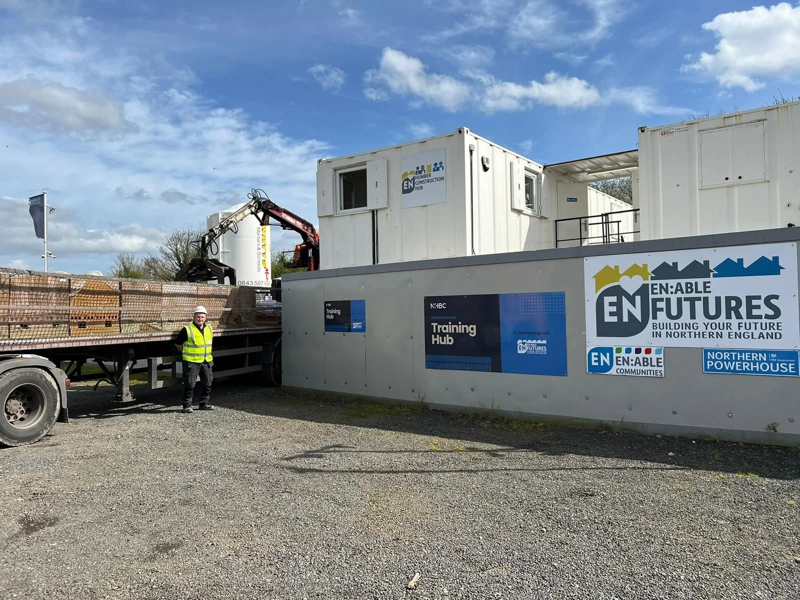 Our teams donated 18 pallets of bricks to the EN:ABLE Futures NHBC Humber Construction Hub, supporting bricklaying apprentices with hands-on training and helping to create future employment opportunities within the construction industry.