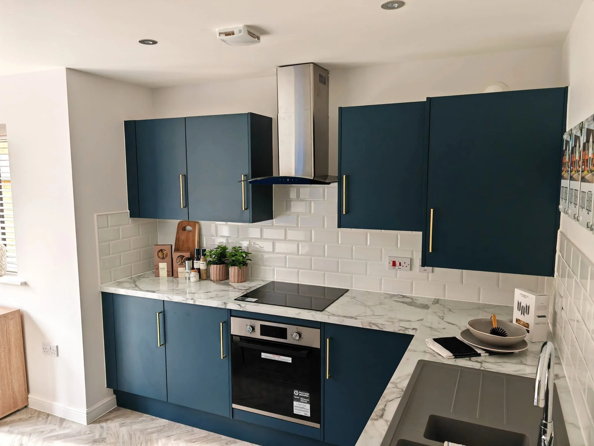 Colliers Park Show Home Kitchen 02.jpeg