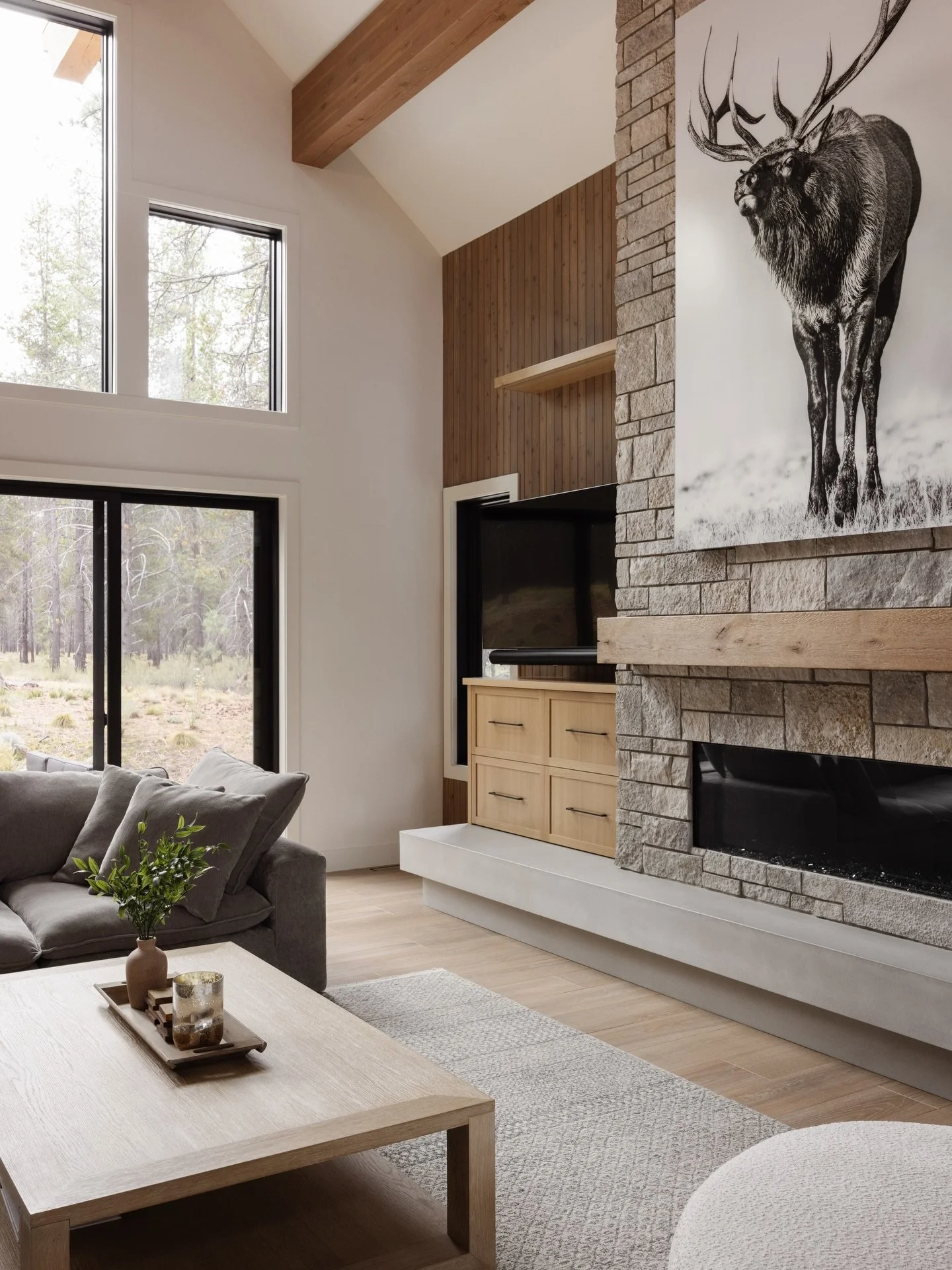 Projects like this one remind me why I love the process just as much as the finished result. On-site visits, long calls, revisions, improvements, and the occasional unforeseen hiccup. This is usually where the magic happens.

We started this one back