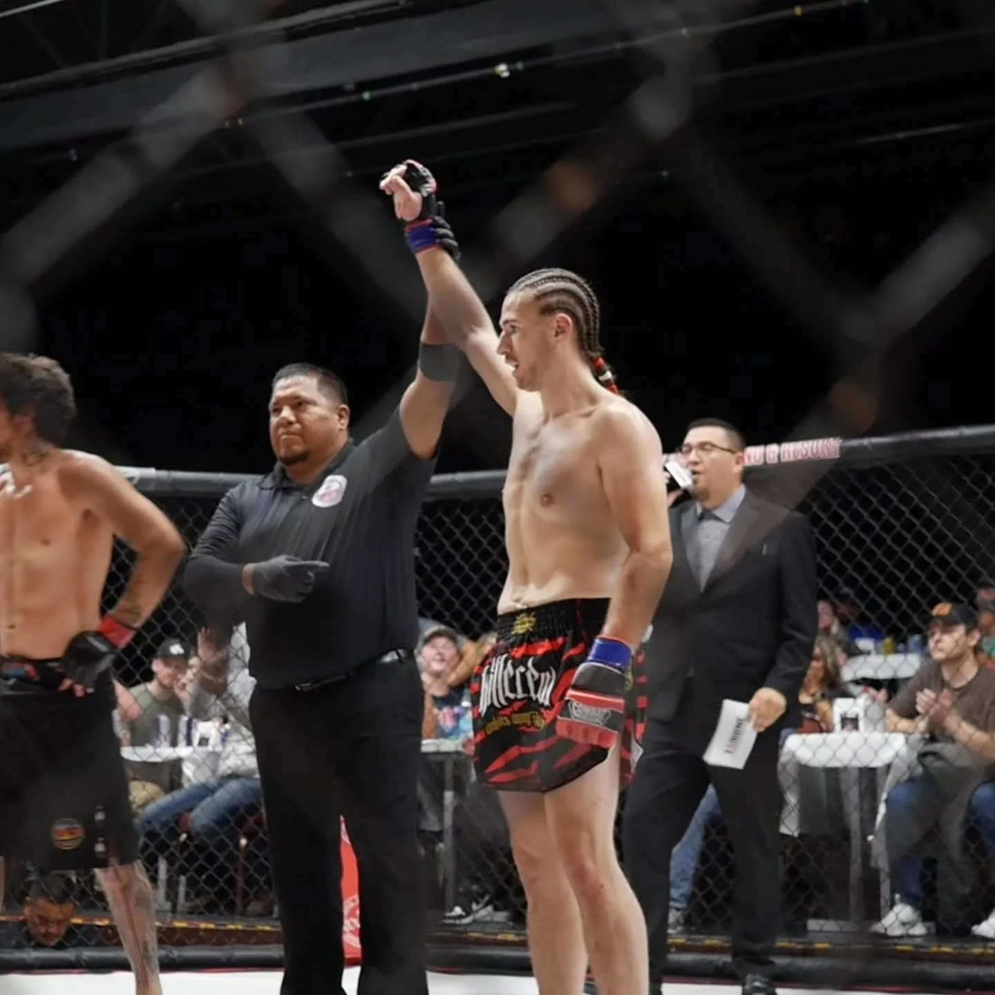 @cartermcclare with a spectacular performance. Finishing the fight with a rear naked choke in the 1st round.

Carter looked sharp on the feet and dominant in the grapple. I love his energy. See you at the next one 📈🫡
(Full fight on my YouTube, link