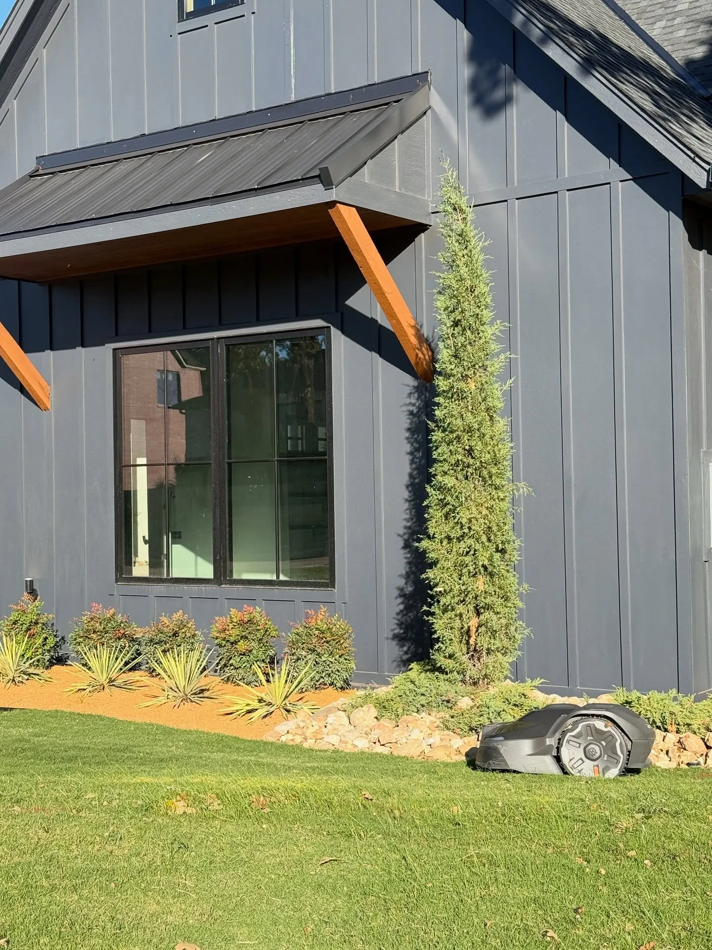 🏡✨ Modern living meets effortless lawn care ✨🏡

While you&rsquo;re inside enjoying your beautifully designed home, we&rsquo;re outside making sure your lawn looks just as stunning.

Our autonomous mowers work quietly in the background&mdash;no nois