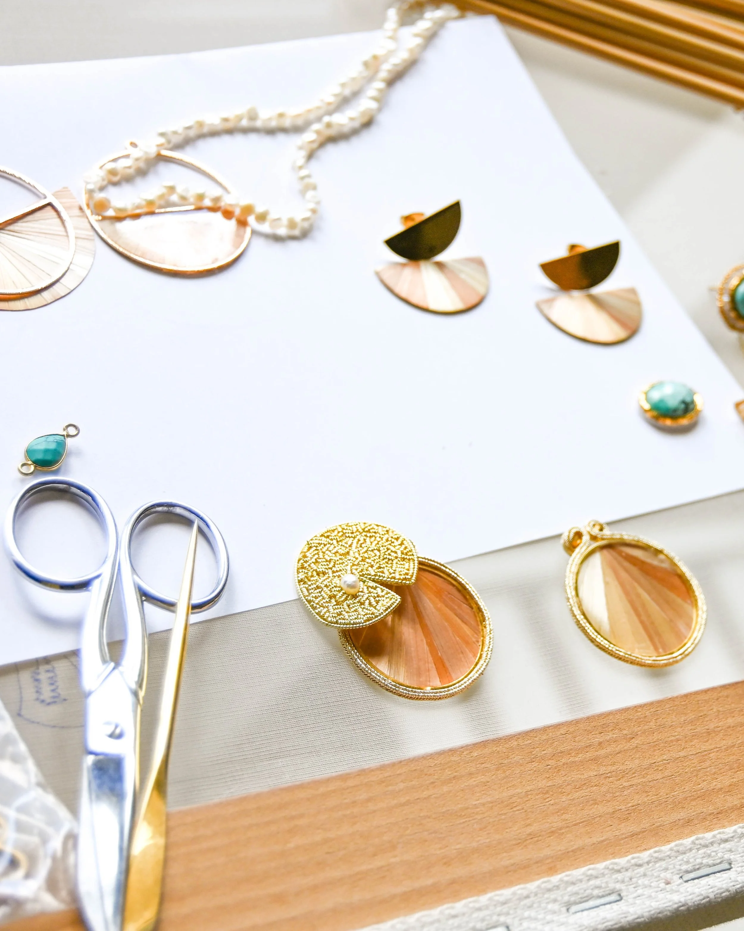 &ldquo;Where are you?&rdquo; &rarr; Here. 

Designing, studying straw marquetry an also metal jewelry, creating quietly behind the scenes&hellip;
and you? 🤍

By the way, Instagram erased my Limonetta brand account but hopefully I will get it back so
