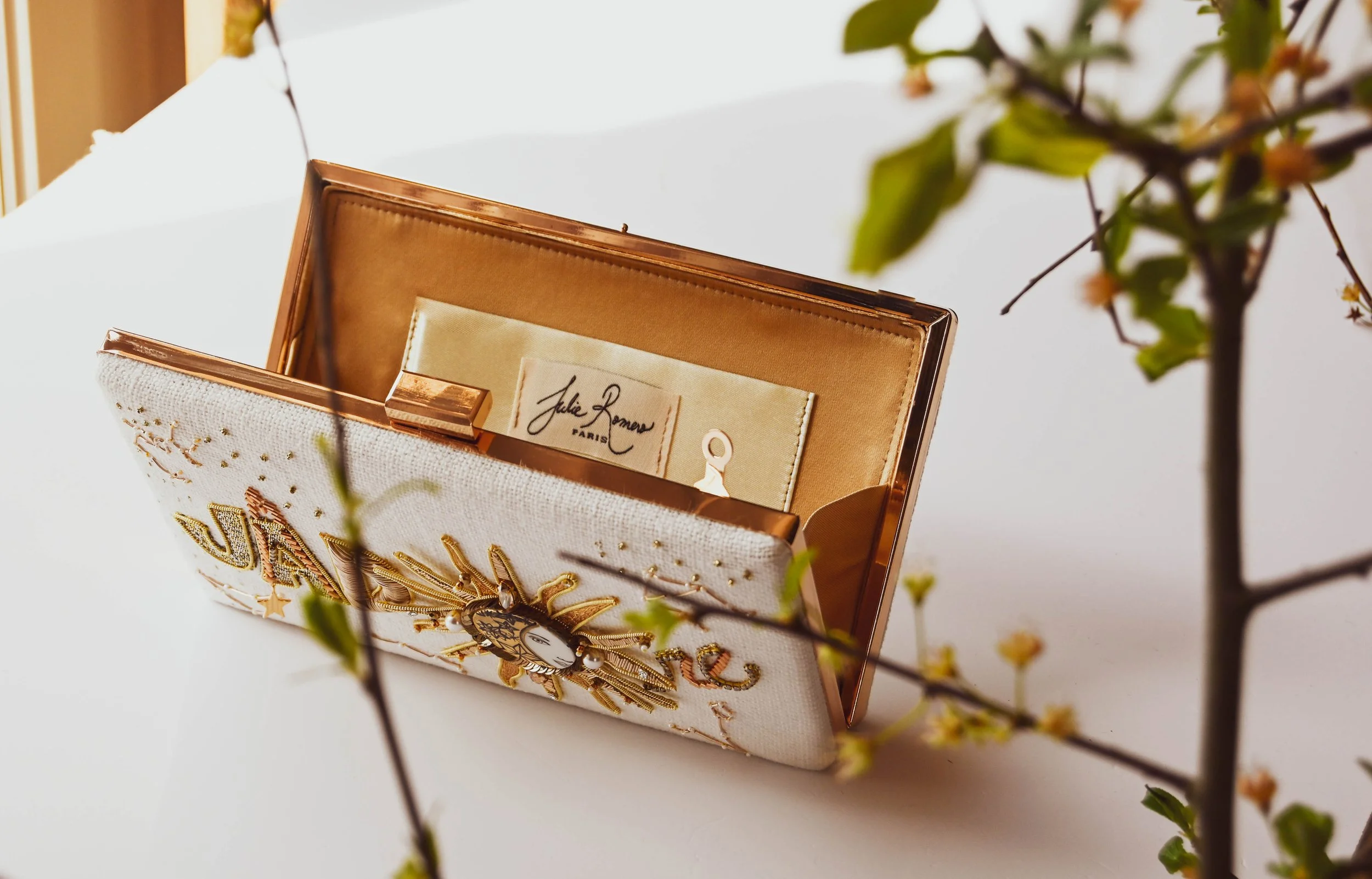 J'adore clutch embroidery course by Julie Romero