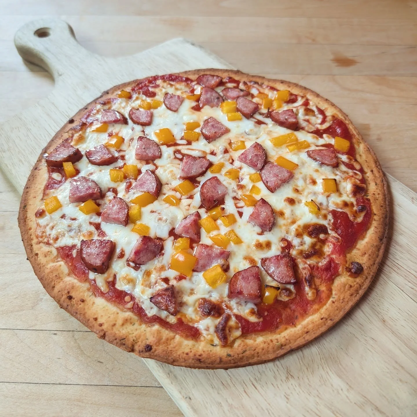Kielbasa pizza? Yes, please! Cauliflower crust pizza now at The Hill! 🍕

#thehilltroy #aroundtroy #troyny #glutenfree