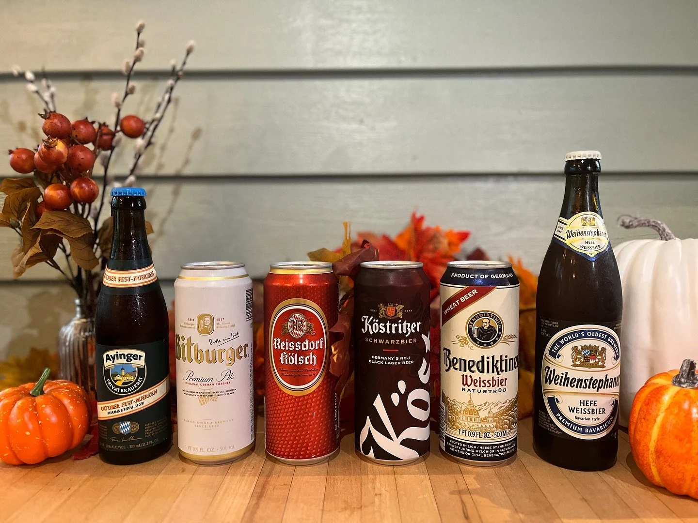 🍂🍻🇩🇪 Come in and try some of our German beers this fall and at our upcoming Oktoberfest (10/4) 🇩🇪🍻🍂

#518oktoberfest #oktoberfest #enjoytroy
#518beer #bitburgerpremiumpils #reissdorfk&ouml;lsch #ayingeroktoberfest #weihenstephanerhefeweissbie