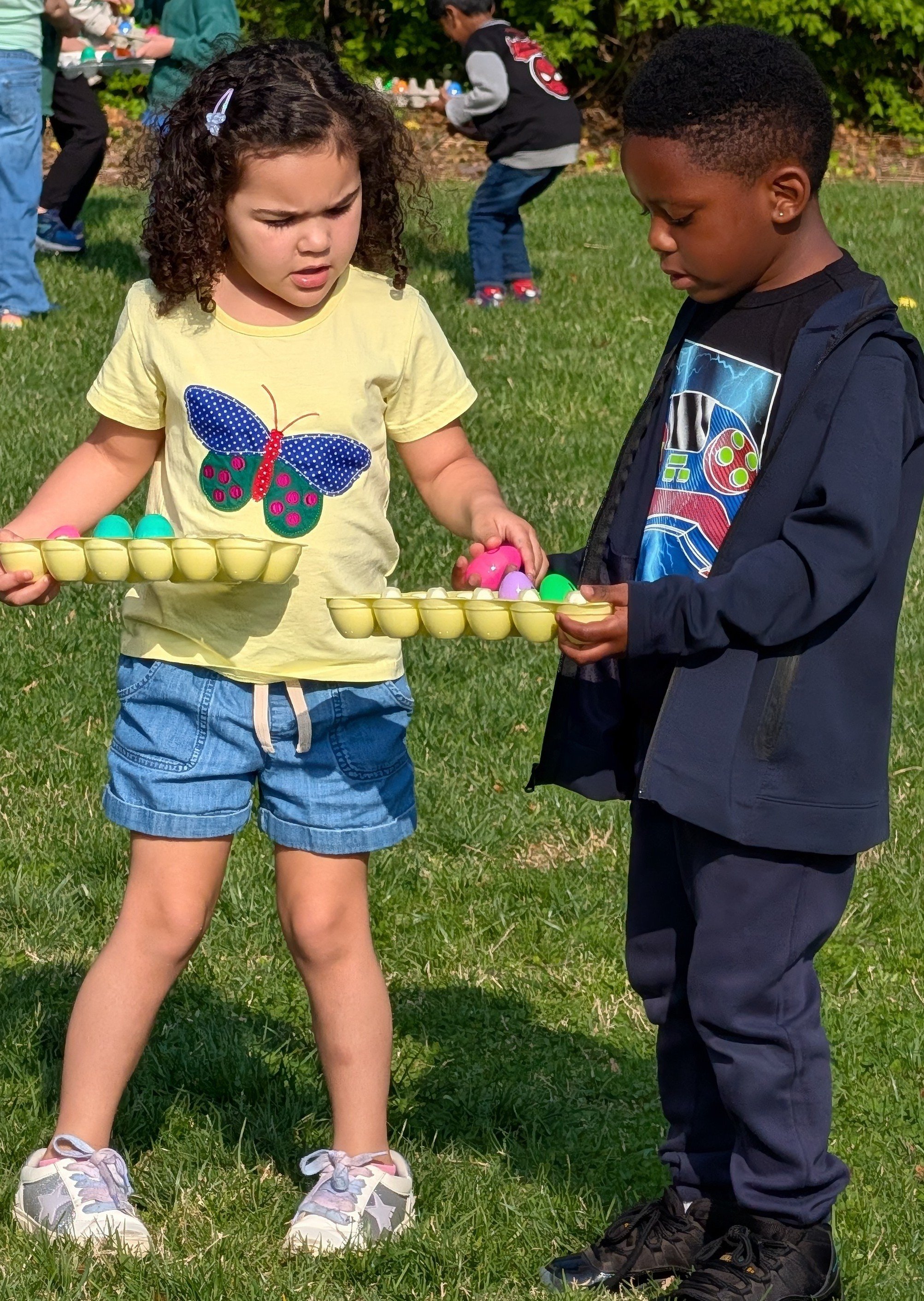 harlow tristan egg hunt2.jpg