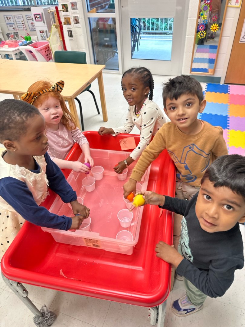shining stars sensory table2.jpeg