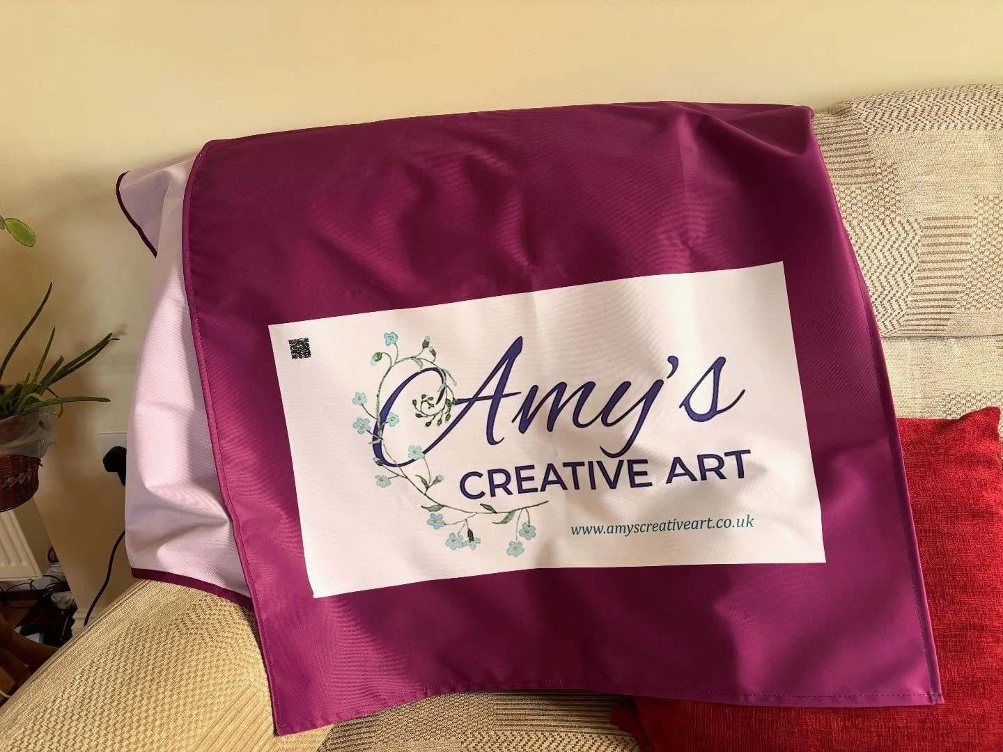 Hello everyone,

Today, I have just received my brand new table runner, from @vistaprint 

It features my logo, website address and a QR code on (which will take customers straight to my website) 

I will be putting this on my craft stall to help to 