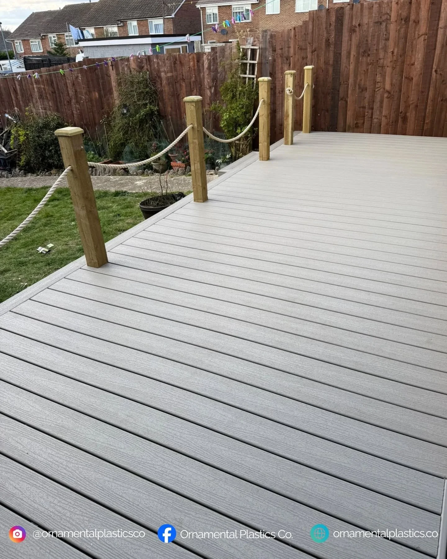 Lovely surprise after the Easter Weekend. @islandfencinganddecking_ company sent us some images of their finished job in the @trexcompanyuk new colour Tide Pool supplied by ourselves.

Tide Pool is a new addition to Trex's Enhance Basic Range and ben