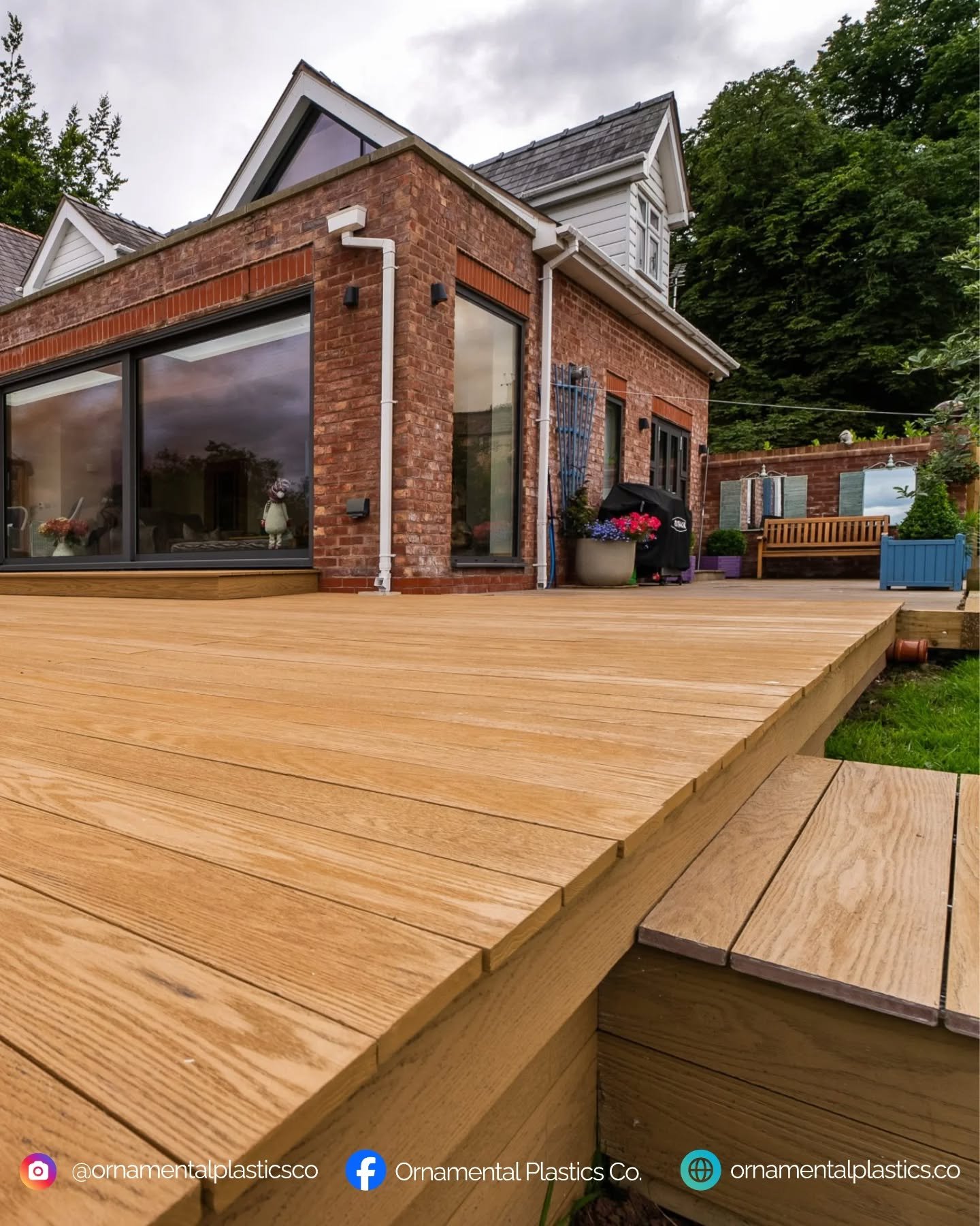 Introducing Redux a premium composite decking and cladding system. Redux has over 20 unique boards randomised through the packs to create a natural finish and is cast from real aged American Oak. 

Kind To the Planet ♻️:
Redux contains no wood at all