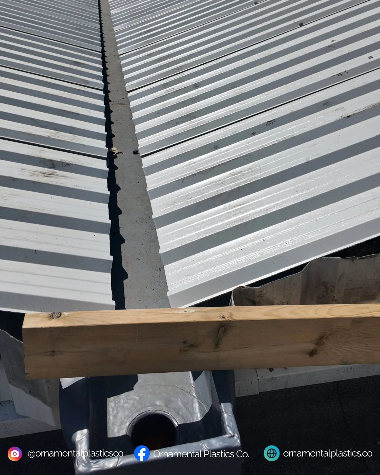 Update: Something a little different today. Heres some images of our new warehouse and showroom on Parkhurst Road which now has a new roof thanks to Dave Bunday &amp; Sons, John Nicolson Ltd and @roofstoreppltd 

Old sheets stripped and new ones inst