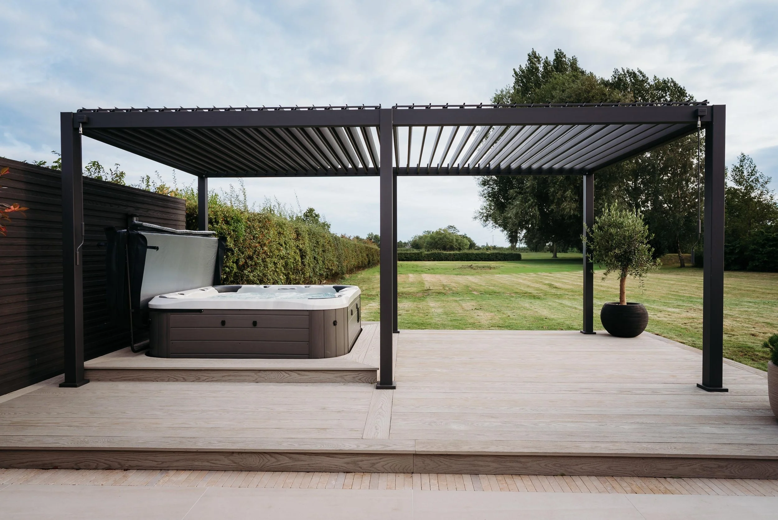 REDUX Composite Decking Isle of Wight: Premium Benefits with Fast Island-Wide Delivery from Ornamental Plastics Co.